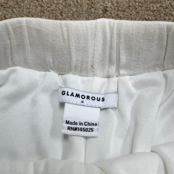 Glamorous: White Embroidered Floral Short, Size M - Picture 3 of 8